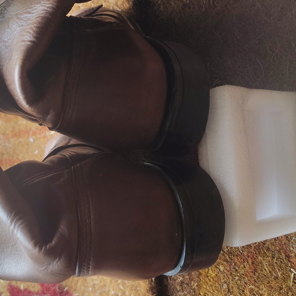 Women's Brown Genuine Leather Boots! - Picture 3 of 4